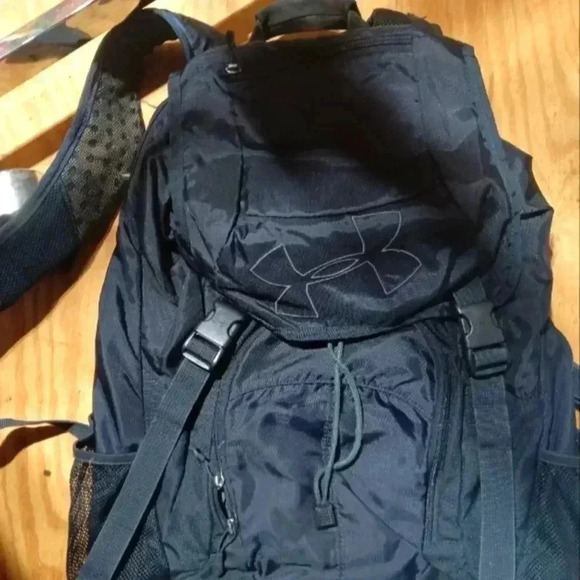 Under Armour Backpack - Picture 1 of 2